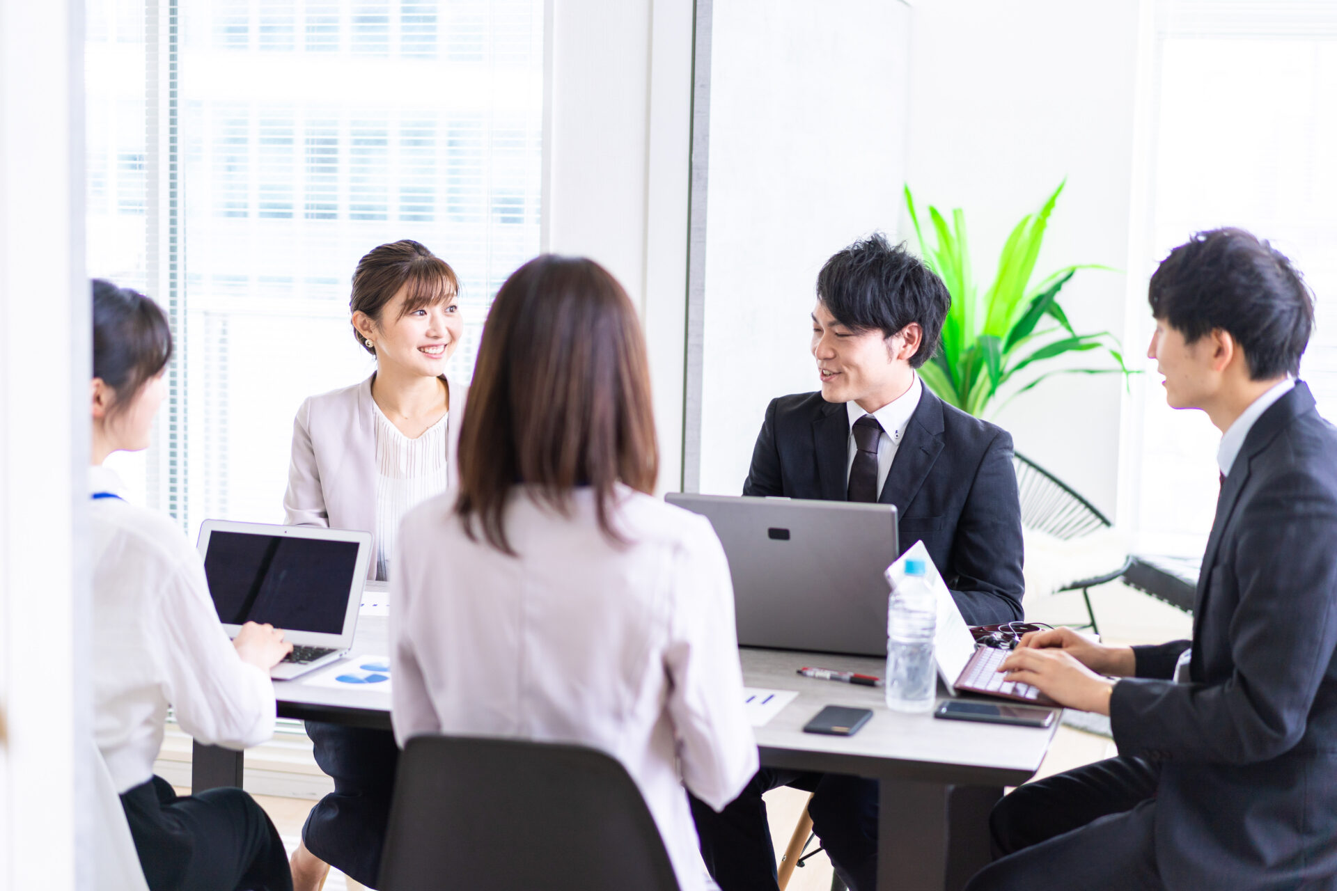 保険代理店スタッフ